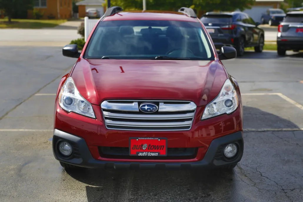 2013 Subaru Outback 2.5i Premium photo 1