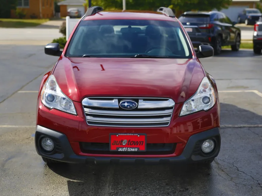 2013 Subaru Outback 2.5i Premium photo 1