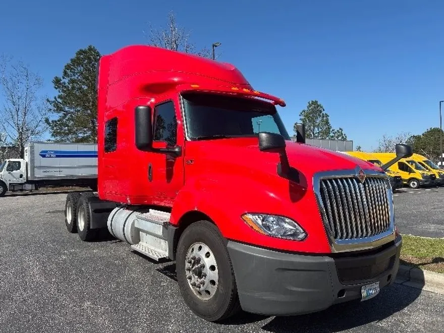 2020 International LT625 LT photo 1
