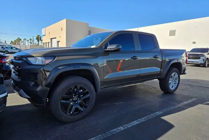 2023 Chevrolet Colorado Trail Boss photo 1