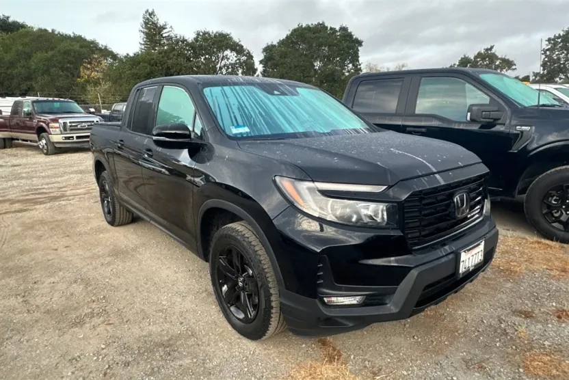 2023 Honda Ridgeline Black Edition photo 1