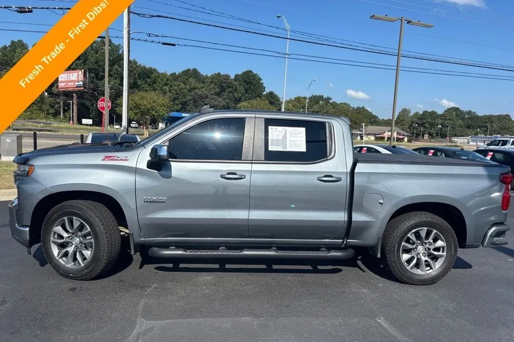 2020 Chevrolet Silverado 1500 LT photo 1