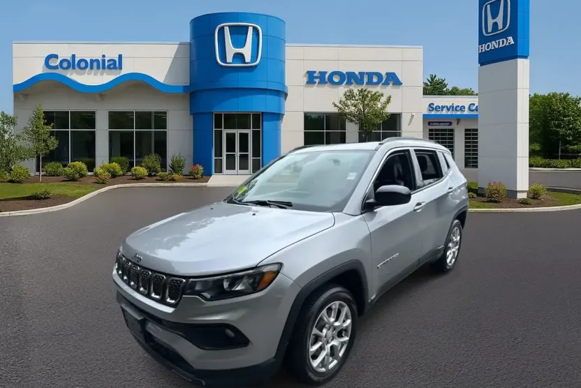 2023 Jeep Compass Latitude Lux photo 1