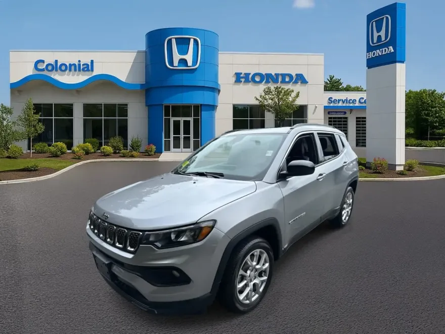2023 Jeep Compass Latitude Lux photo 1