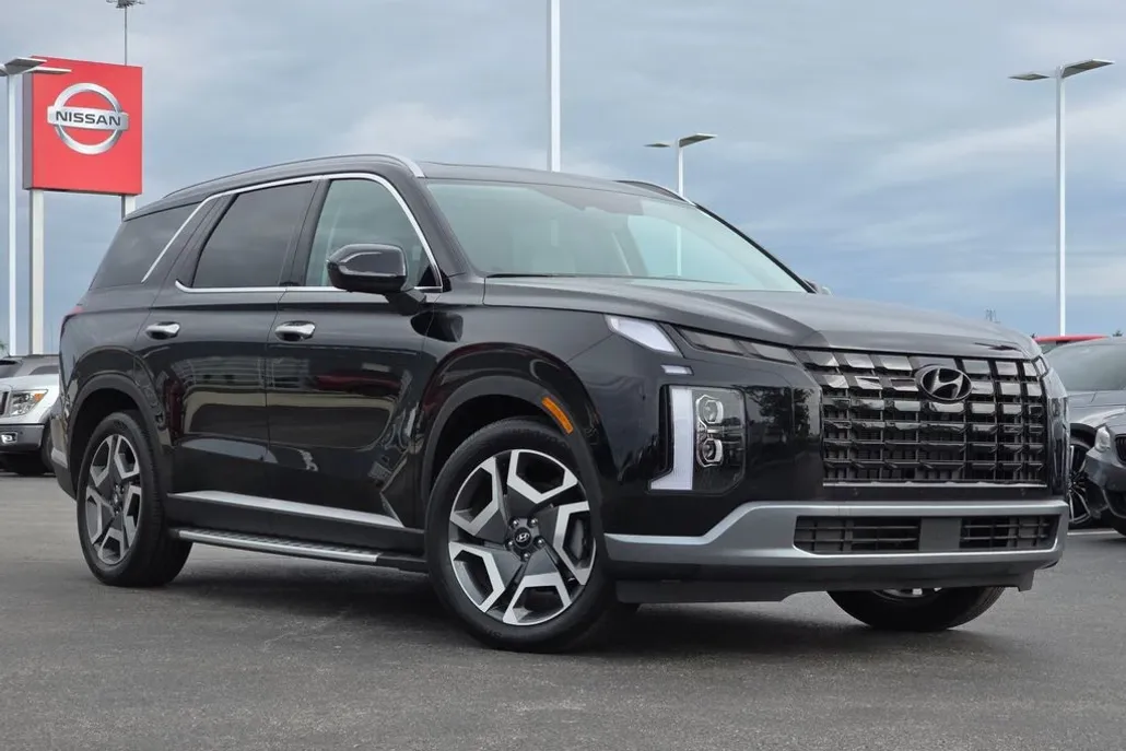 2025 Hyundai Palisade SEL photo 1
