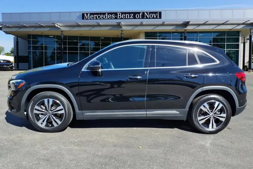 2025 Mercedes Benz GLA 250 4MATIC photo 1