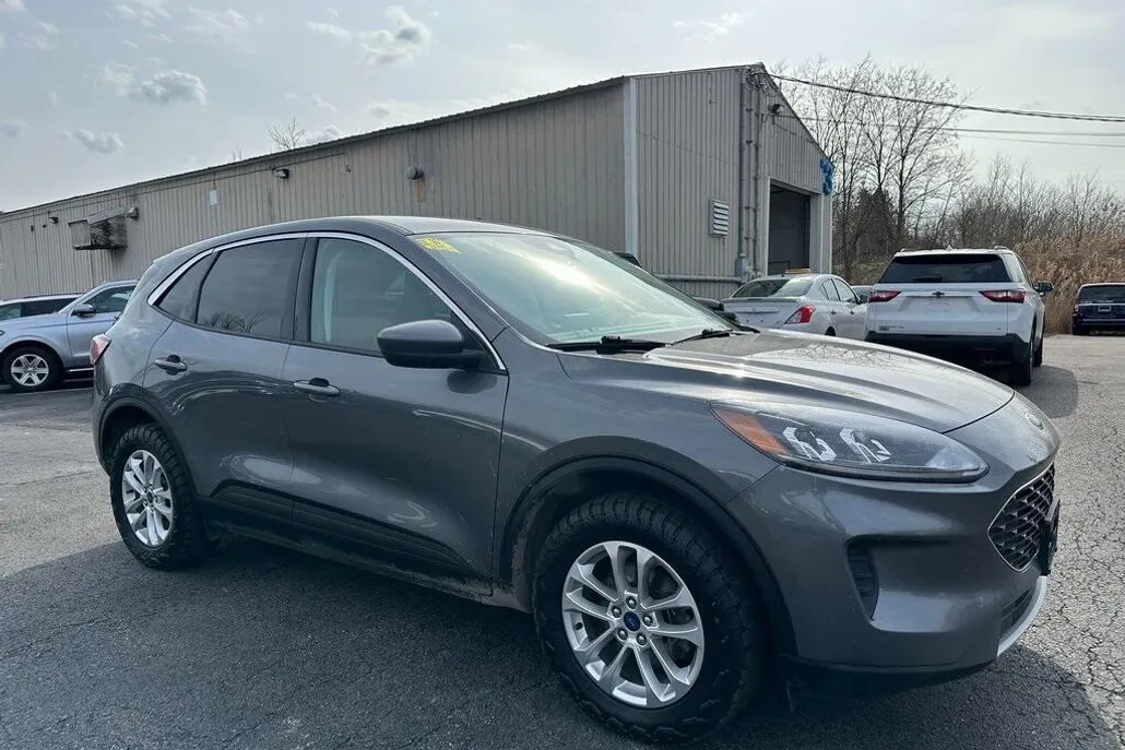 2021 Ford Escape SE photo 1