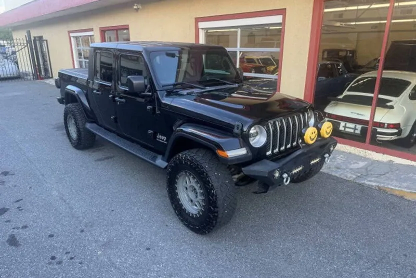 2021 Jeep Gladiator Overland photo 1