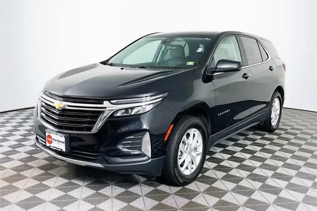2023 Chevrolet Equinox LT photo 1