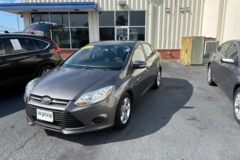 2014 Ford Focus Sedan photo 1