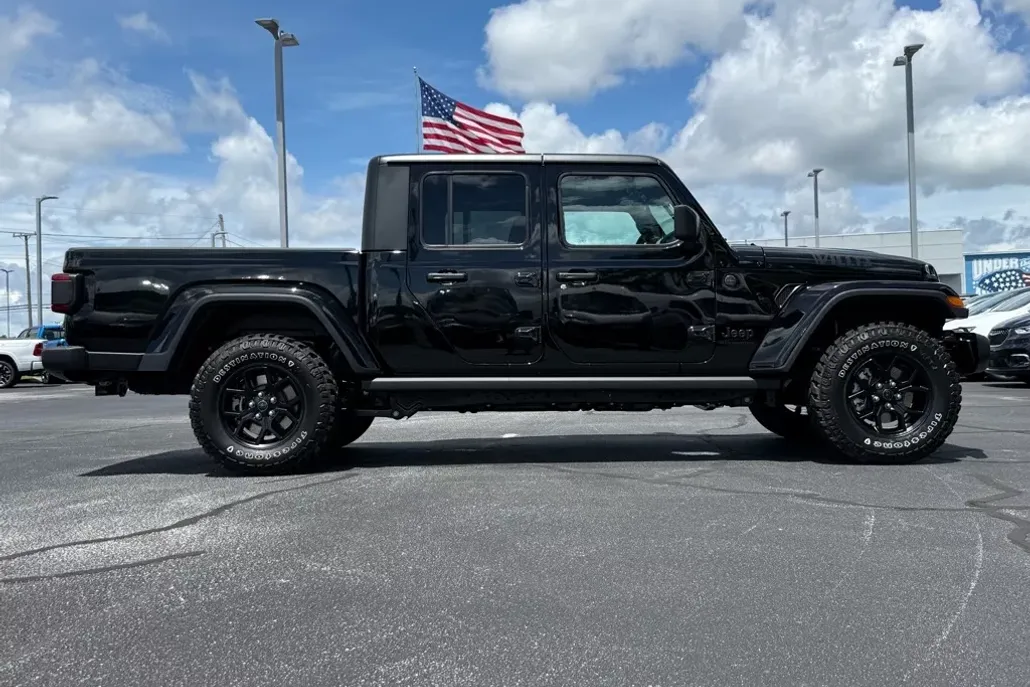 2025 Jeep Gladiator Willys photo 1