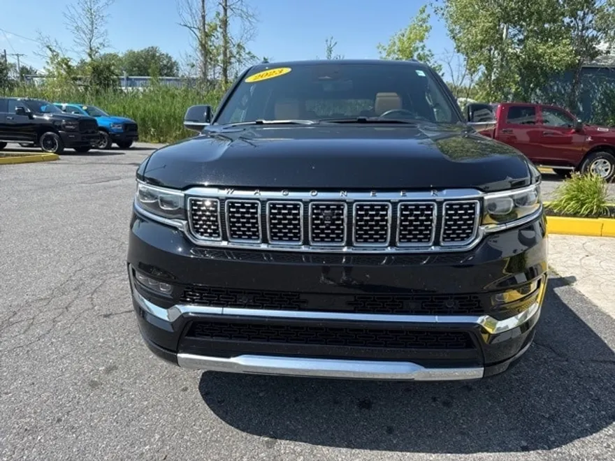 2023 Jeep Grand Wagoneer III photo 1