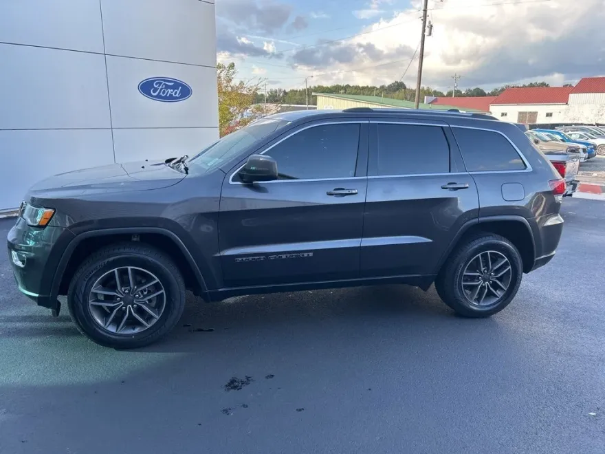 2020 Jeep Grand Cherokee Laredo E photo 1