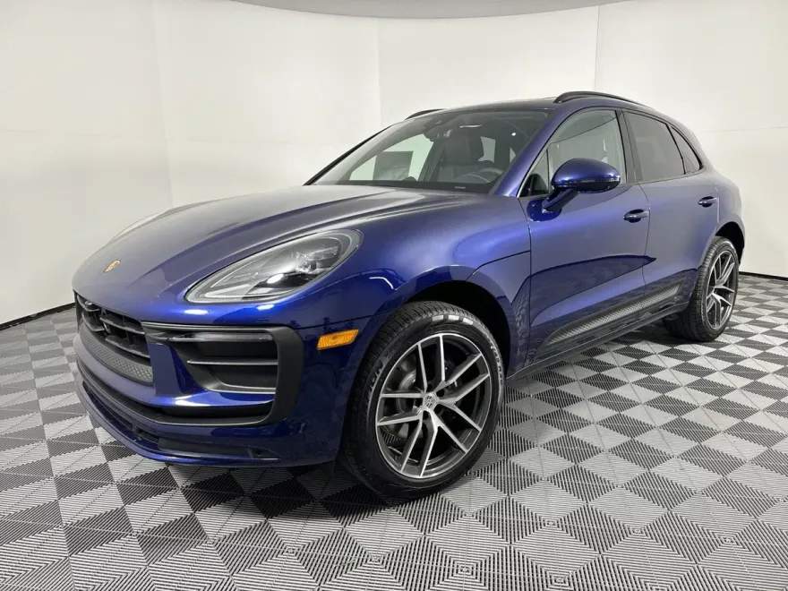 2025 Porsche Macan photo 1