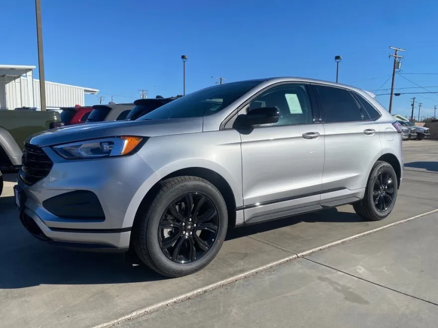2024 Ford Edge SE photo 1