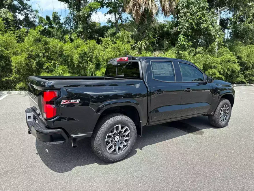 2026 Chevrolet Colorado Z71 photo 1