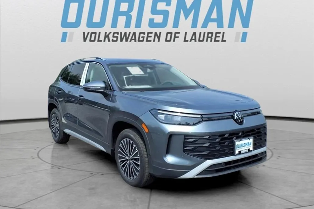 2025 Volkswagen Tiguan S photo 1