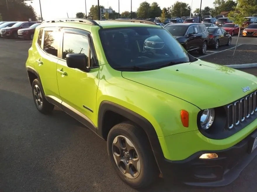 2017 Jeep Renegade Sport photo 1