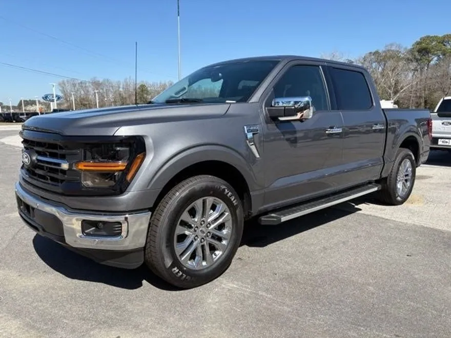 2025 Ford F-150 XLT photo 1