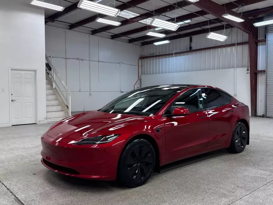 2024 Tesla Model 3 Long Range photo 1