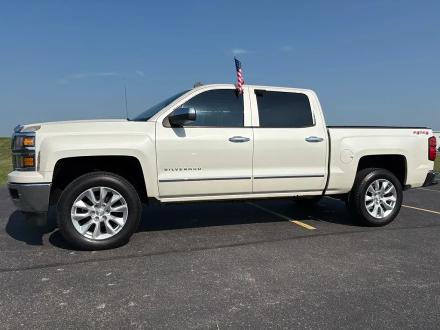 2014 Chevrolet Silverado 1500 LT photo 1