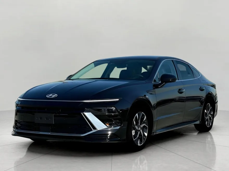 2025 Hyundai Sonata SEL photo 1