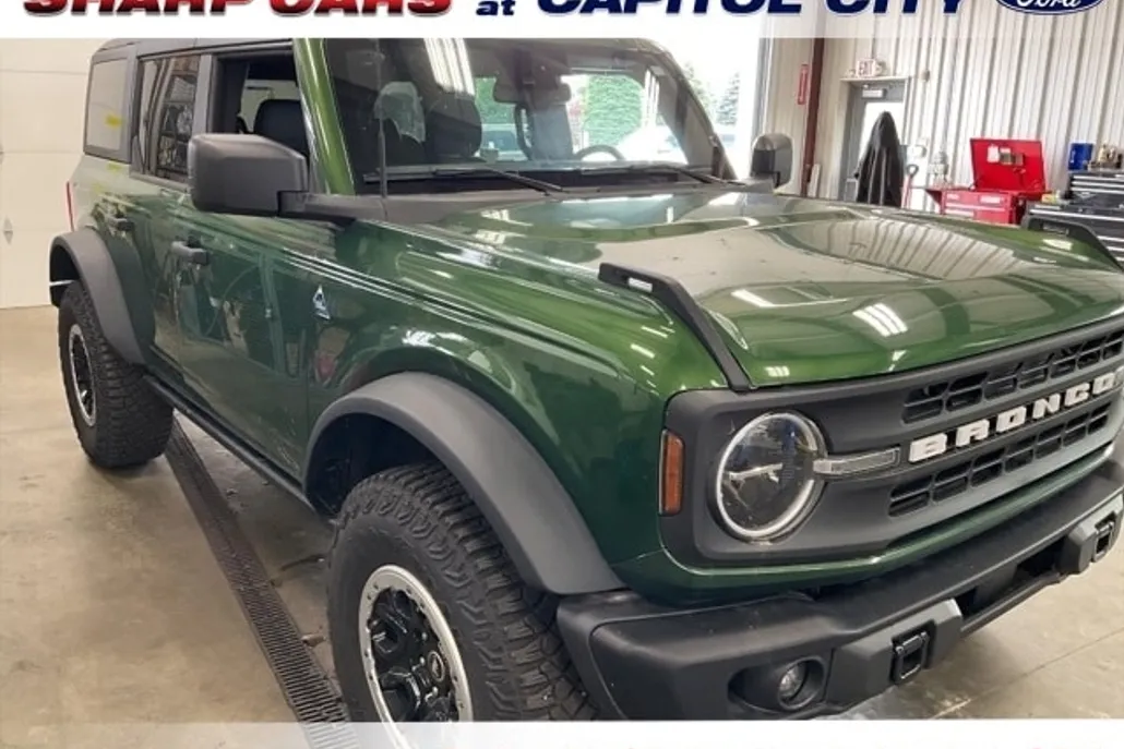 2024 Ford Bronco Black Diamond photo 1