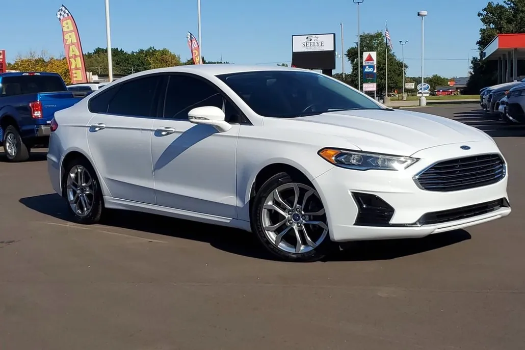 2020 Ford Fusion SEL photo 1