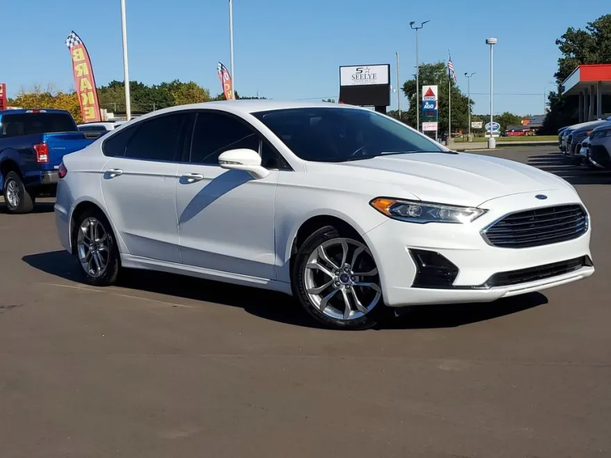 2020 Ford Fusion SEL photo 1