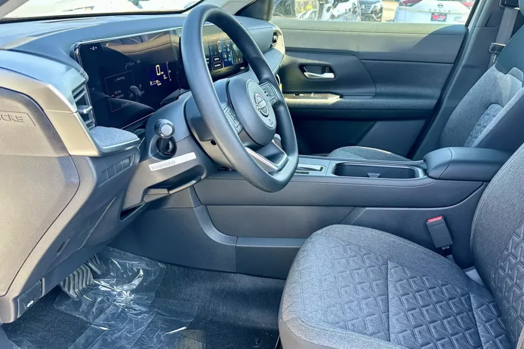 2026 Nissan Kicks SV photo 1