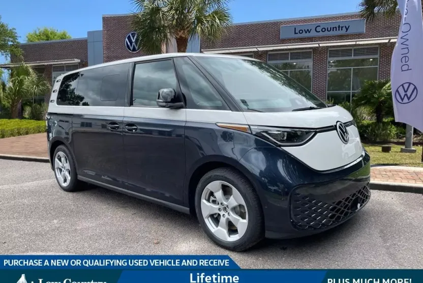 2025 Volkswagen ID. Buzz Pro Plus photo 1