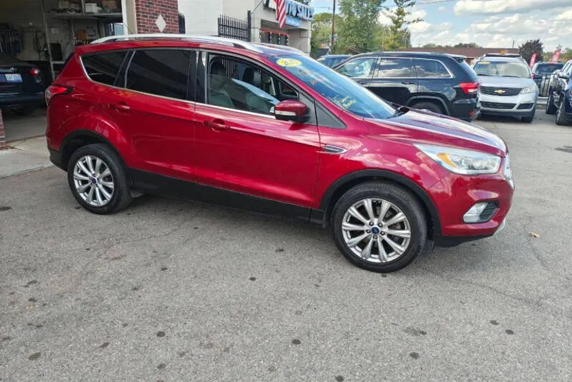 2017 Ford Escape Titanium photo 1