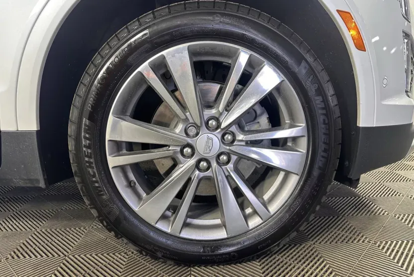 2024 Cadillac XT5 Premium Luxury photo 1