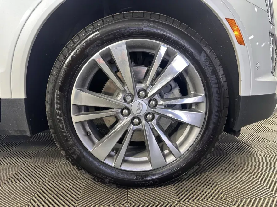 2024 Cadillac XT5 Premium Luxury photo 1