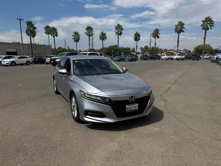 2018 Honda Accord LX 1.5T photo 1
