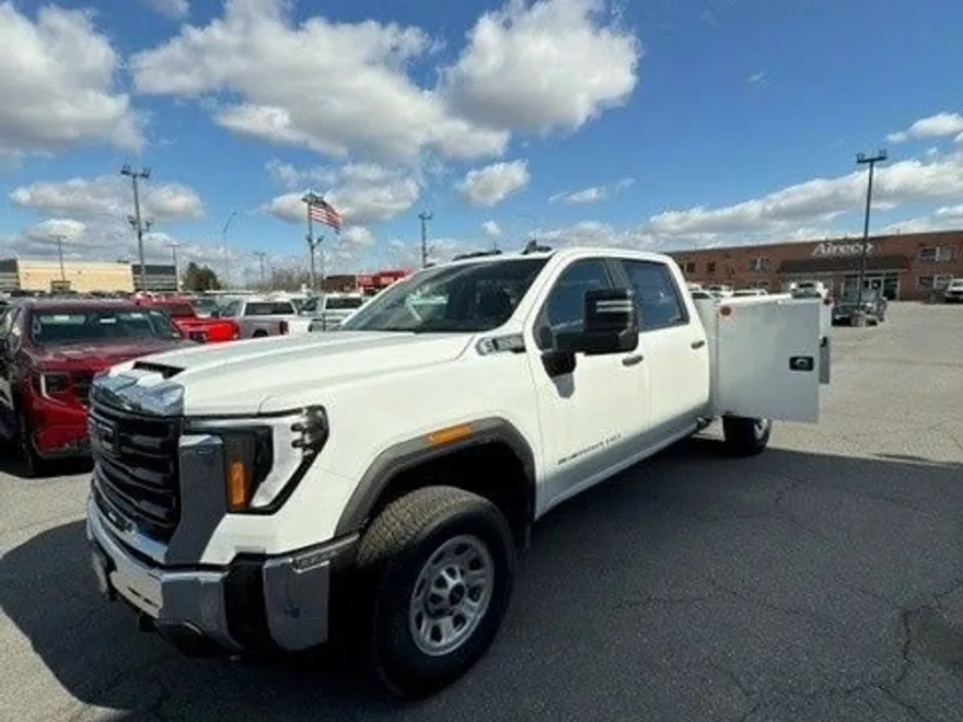 2024 Gmc Sierra 3500 HD Pro photo 1