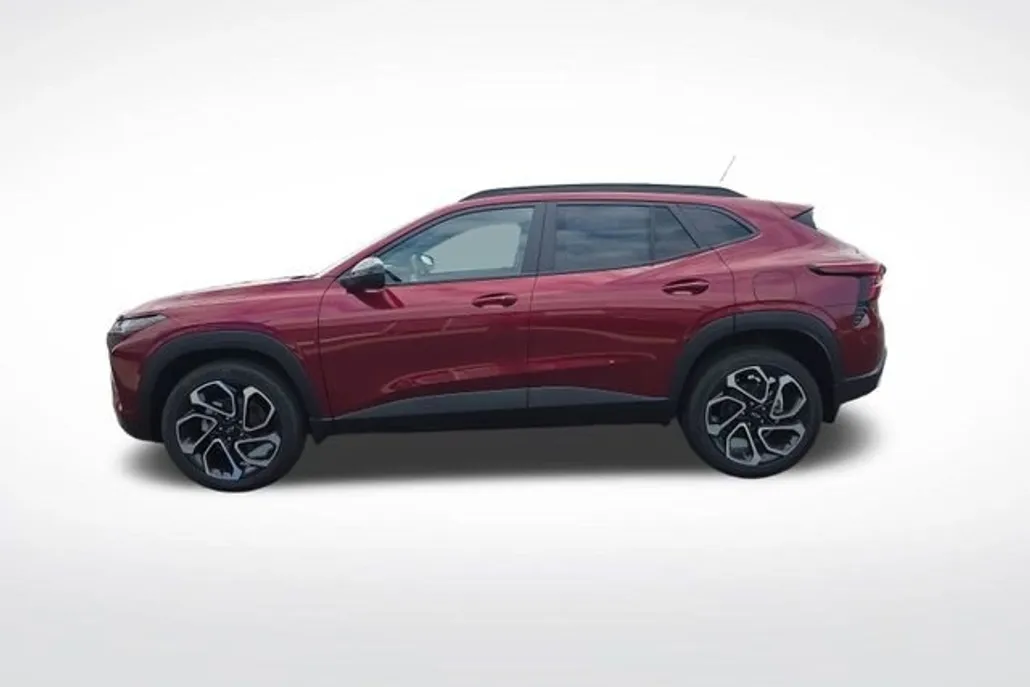 2025 Chevrolet Trax photo 1