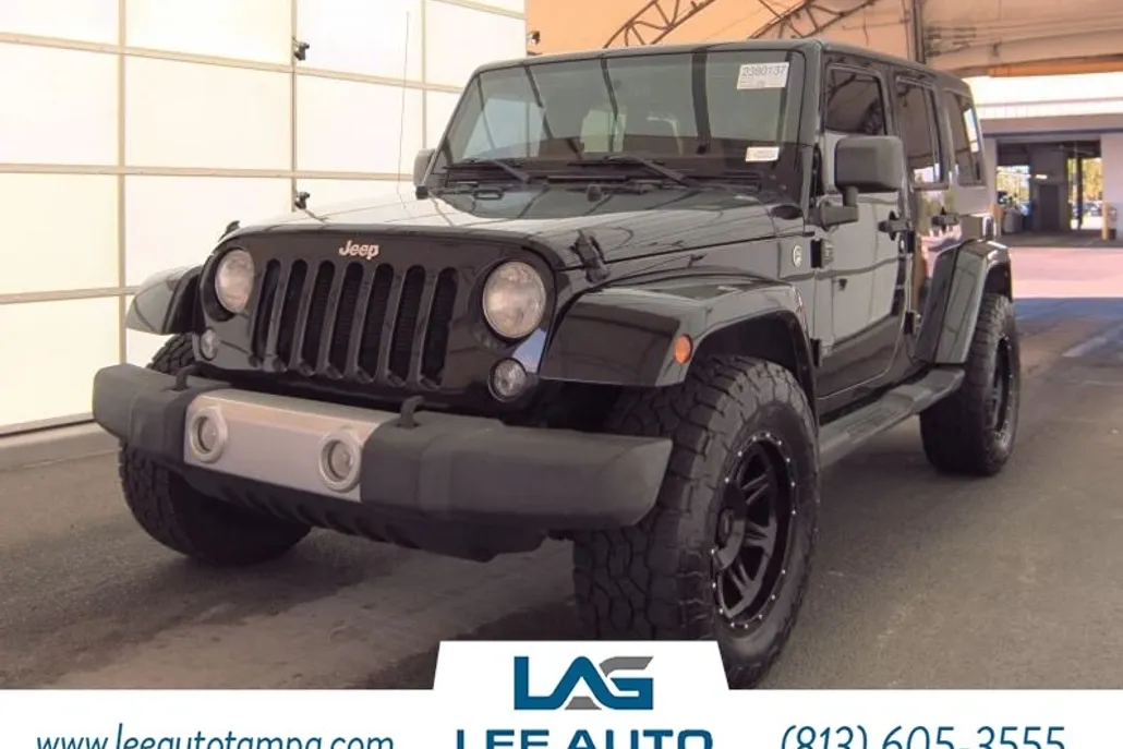 2015 Jeep Wrangler Unlimited Sahara photo 1