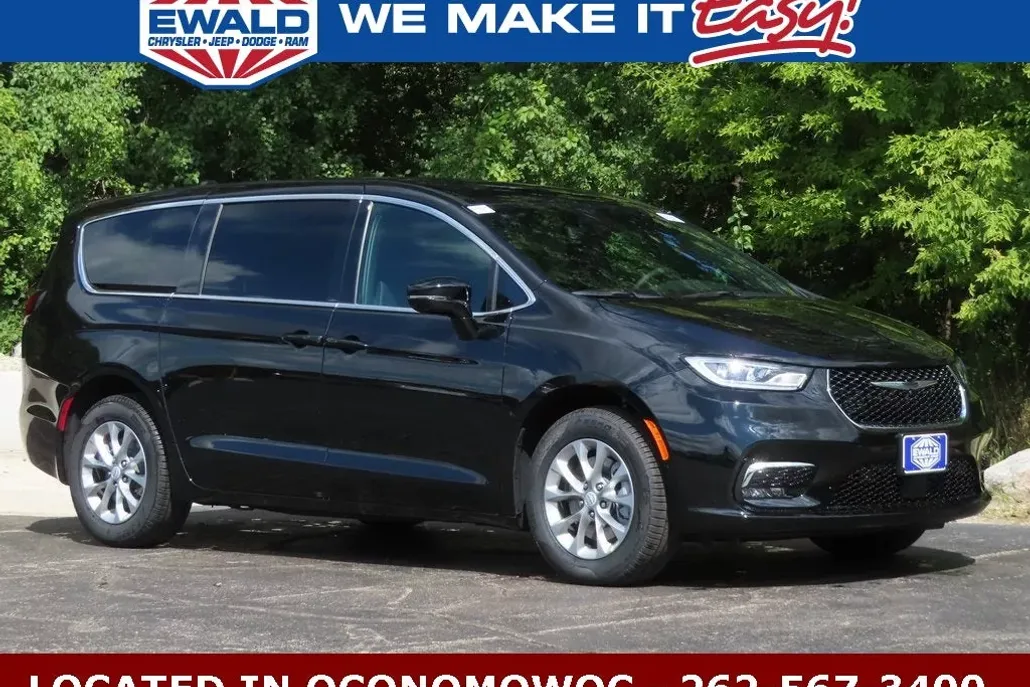 2026 Chrysler Pacifica photo 1
