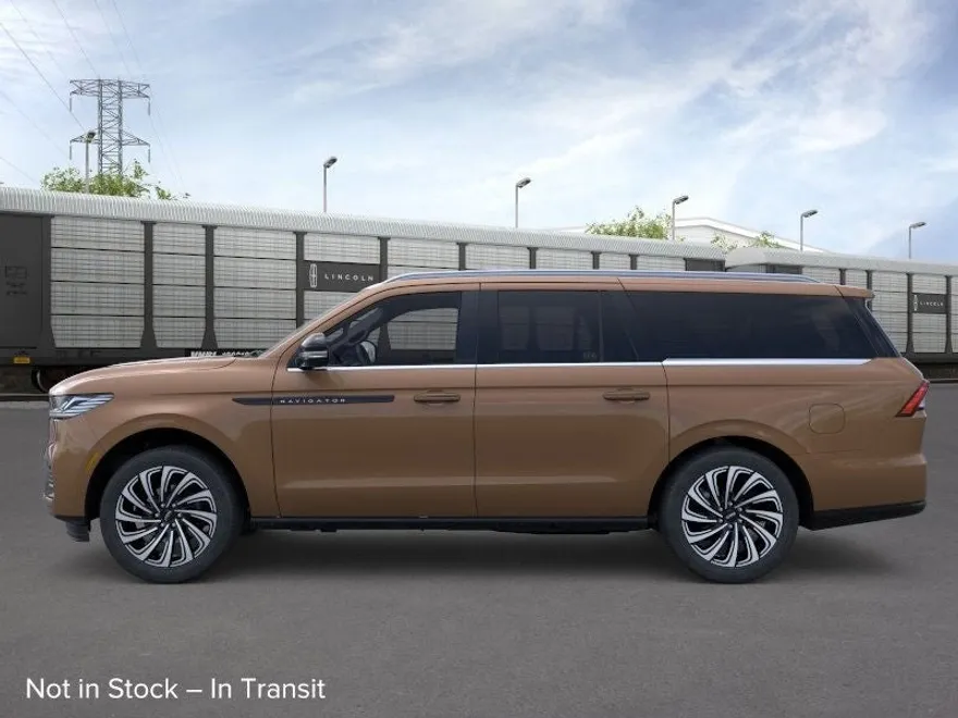 2025 Lincoln Navigator Black Label photo 1