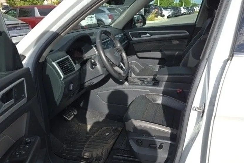 2023 Volkswagen Atlas V6 SEL Premium R-Line photo 1