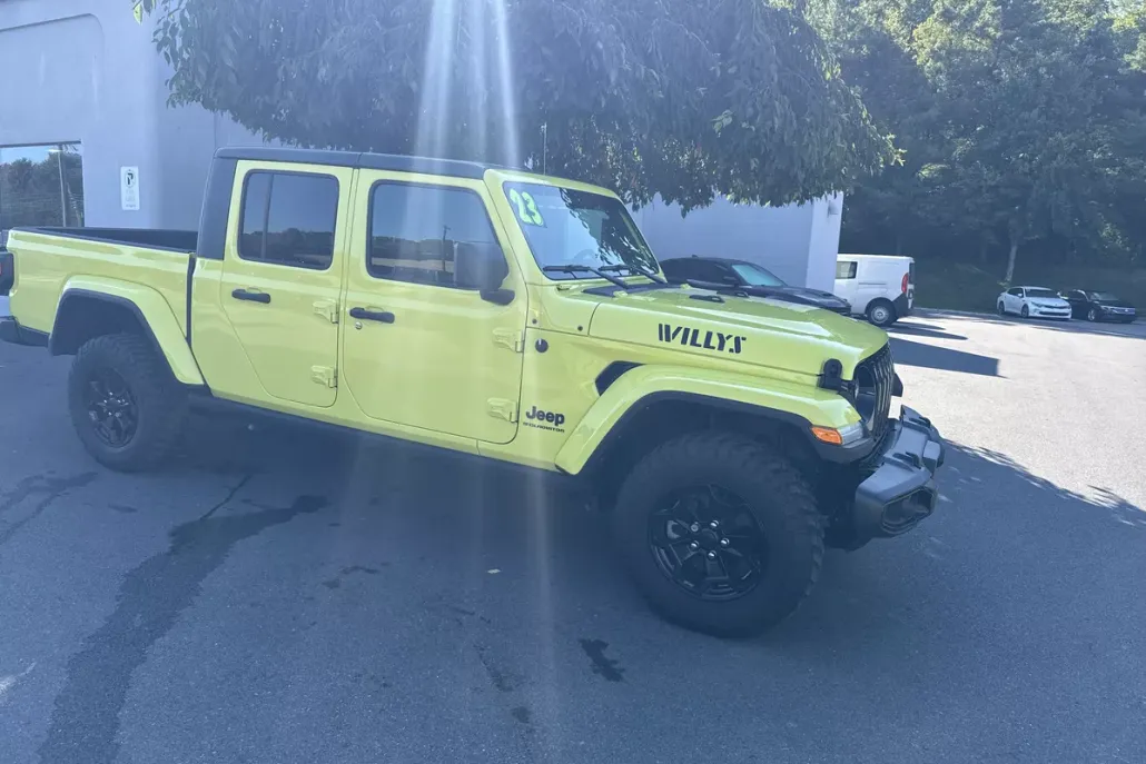 2023 Jeep Gladiator Willys photo 1