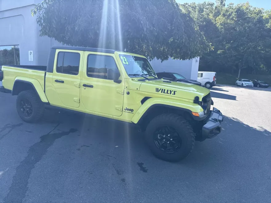 2023 Jeep Gladiator Willys photo 1