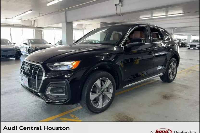 2023 Audi Q5 Premium Plus photo 1