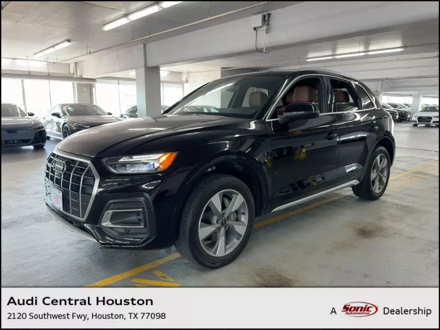 2023 Audi Q5 Premium Plus photo 1