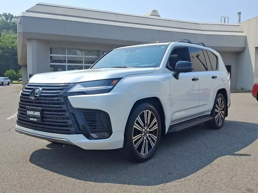 2024 Lexus LX 600 Luxury photo 1