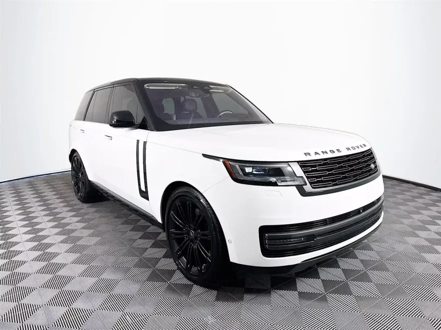 2023 Land Rover Range Rover SE photo 1
