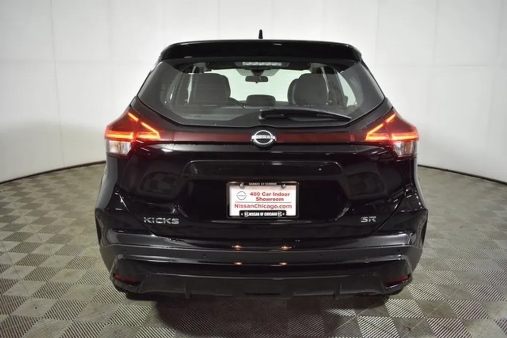 2024 Nissan Kicks SR photo 1
