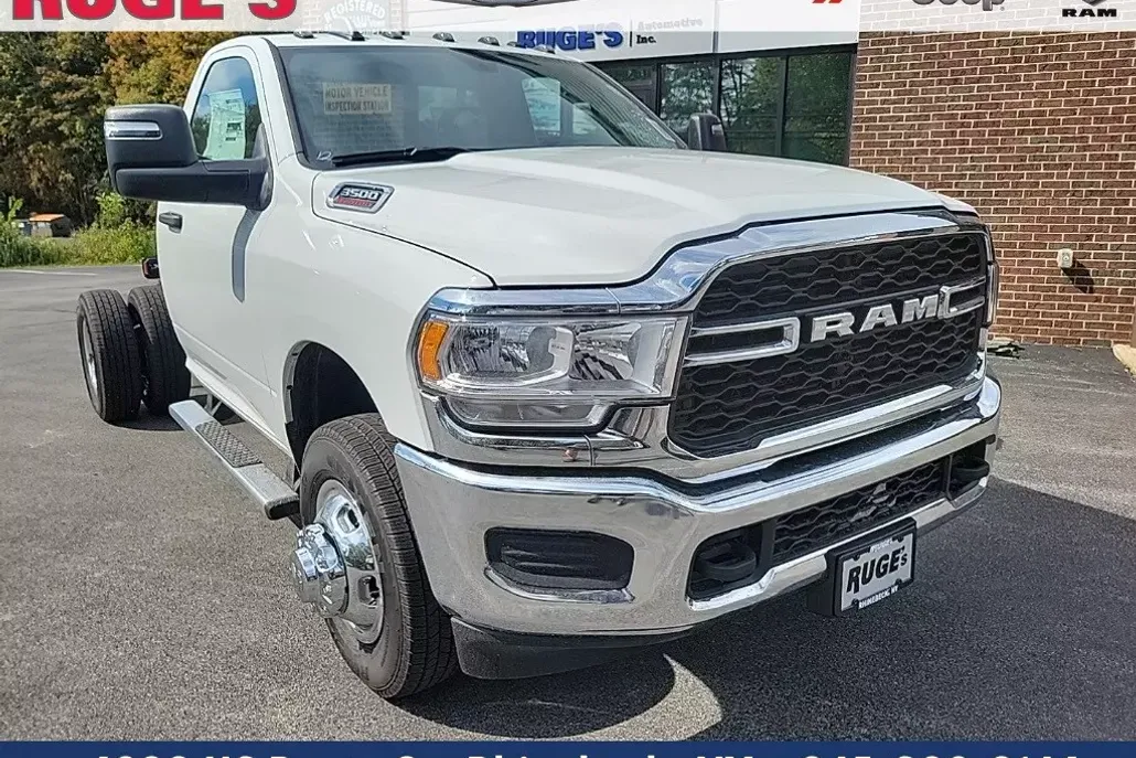 2024 Ram 3500 Tradesman photo 1