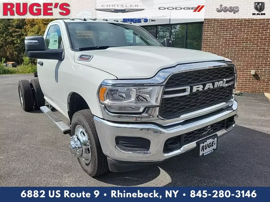 2024 Ram 3500 Tradesman photo 1